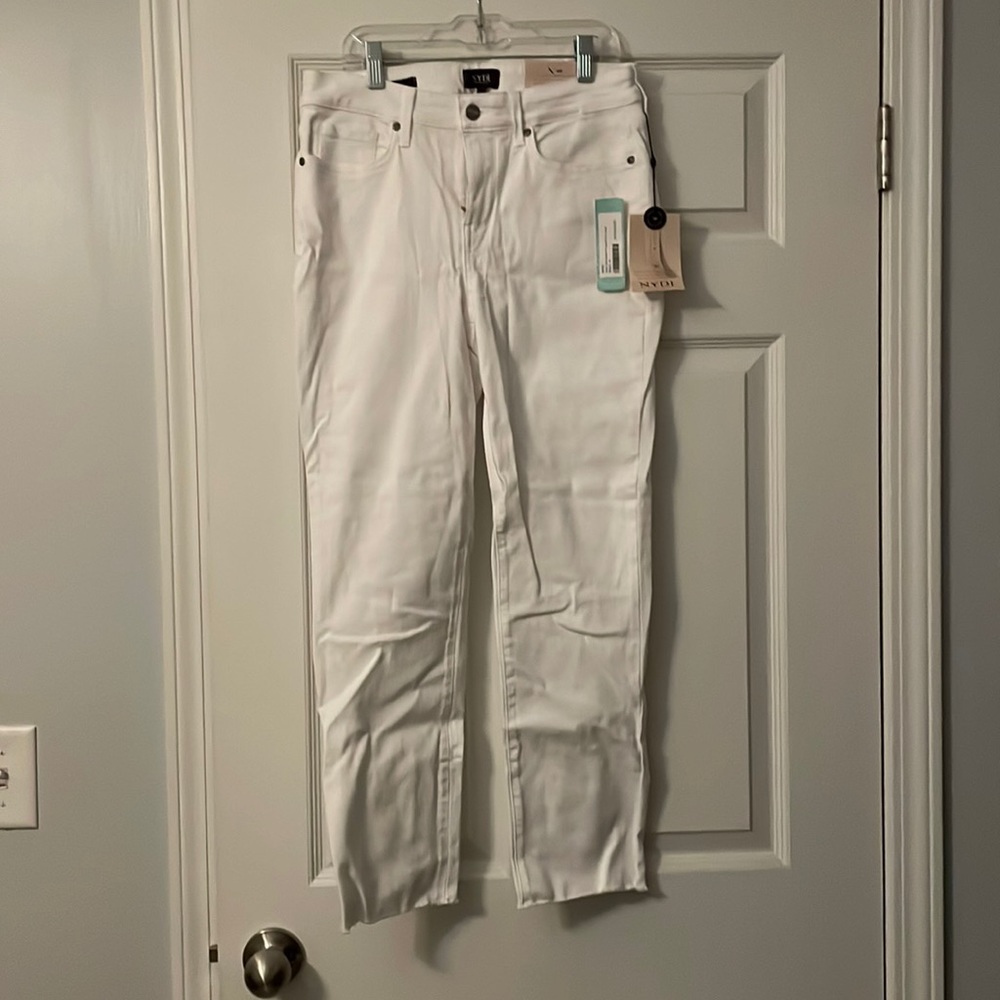 *NEW* NYDJ White Jeans